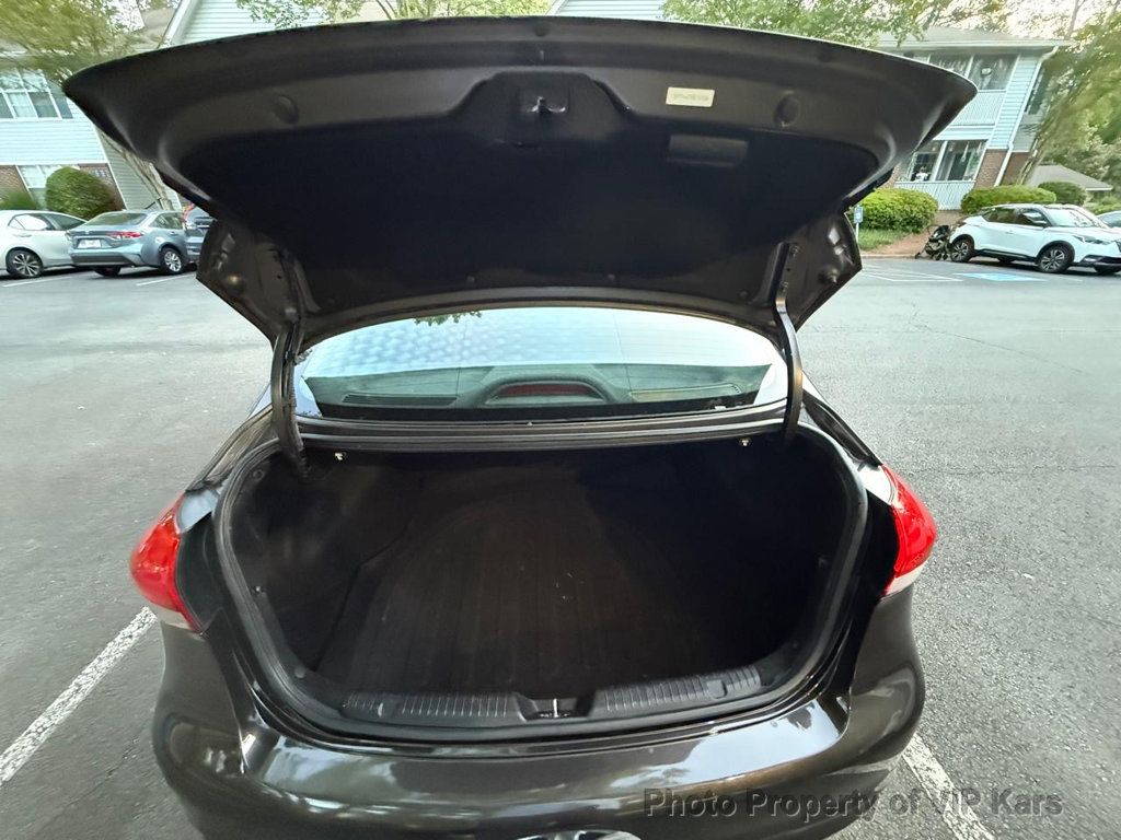 2017 Kia Forte LX Automatic - 23022506 - 19