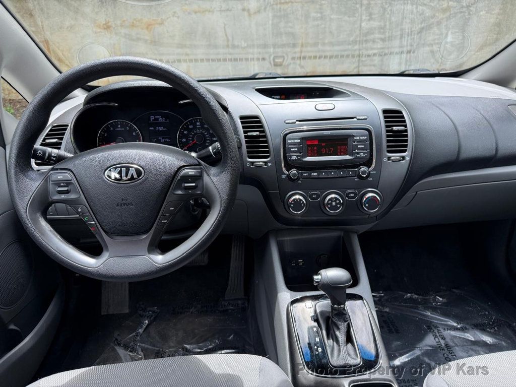 2017 Kia Forte LX Automatic - 23031847 - 14