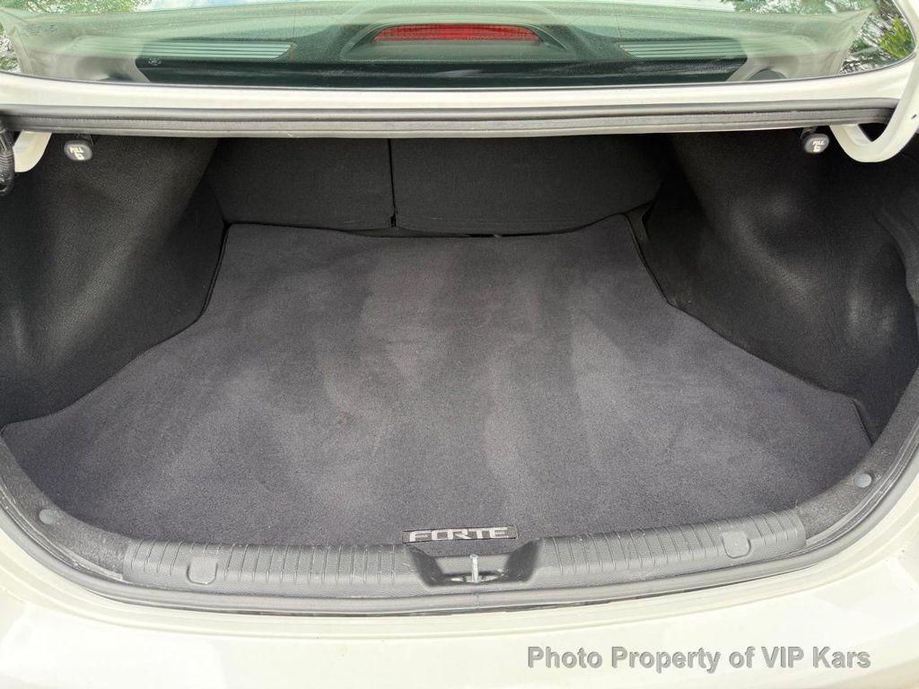 2017 Kia Forte LX Automatic - 23031847 - 17