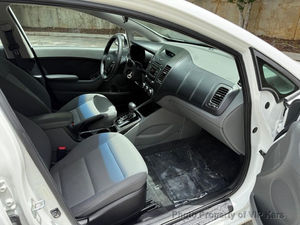 2017 Kia Forte LX Automatic - 23031847 - 8