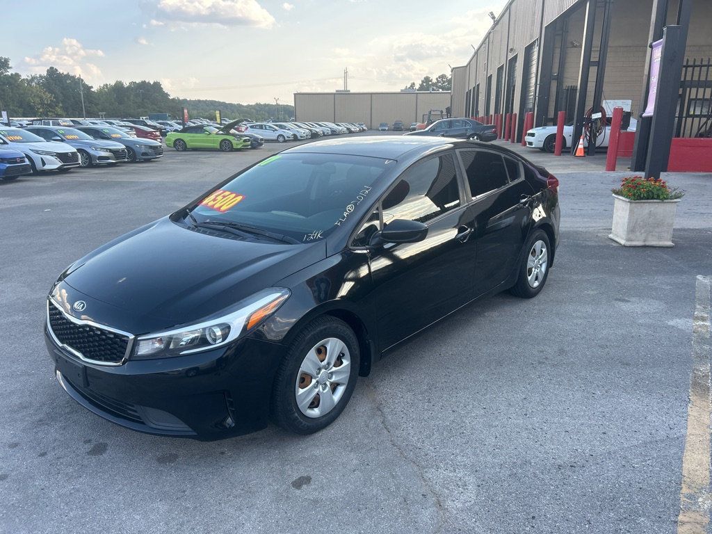 2017 Kia Forte LX Base photo 3