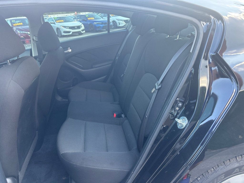 2017 Kia Forte LX Base photo 7