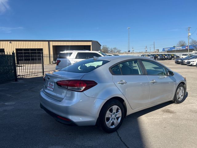 2017 Kia Forte LX Automatic - 22985398 - 3
