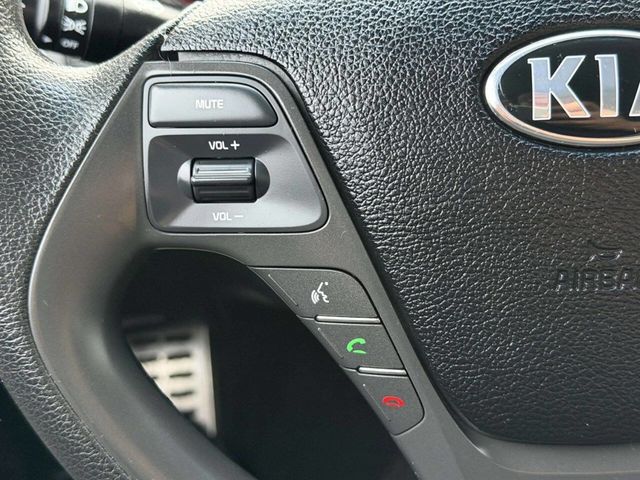 2017 Kia Forte LX Automatic - 22962411 - 29