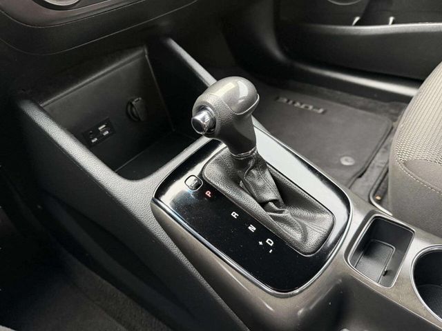 2017 Kia Forte LX Automatic - 22962411 - 36