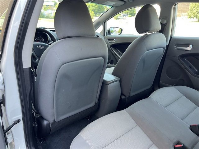 2017 Kia Forte LX Base photo 12