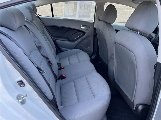 2017 Kia Forte LX Base photo 14