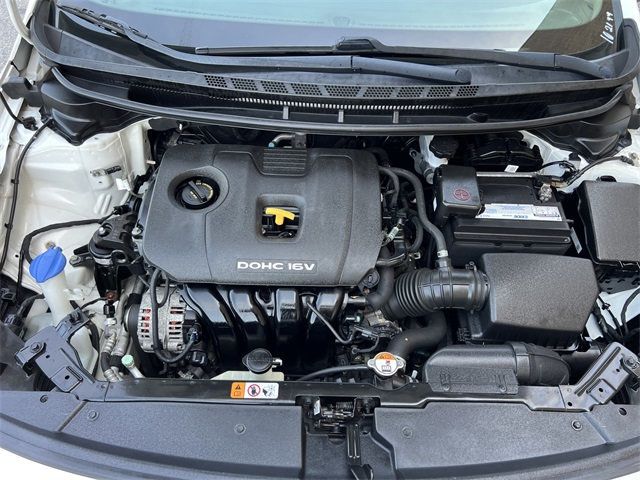 2017 Kia Forte LX Base photo 16