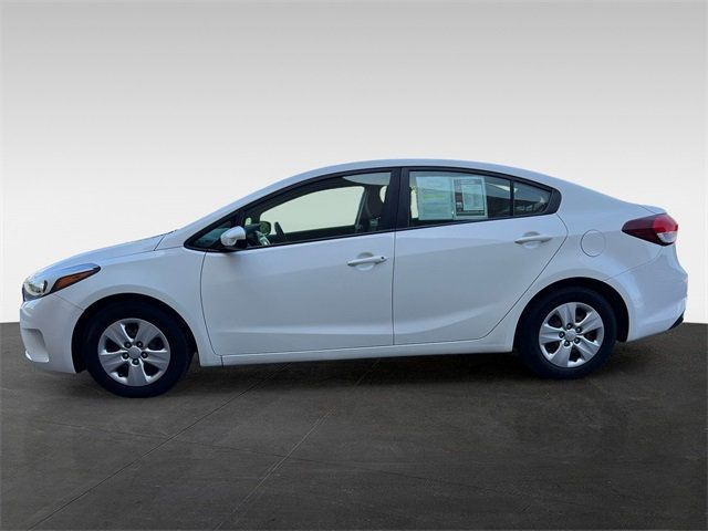 2017 Kia Forte LX Base photo 2