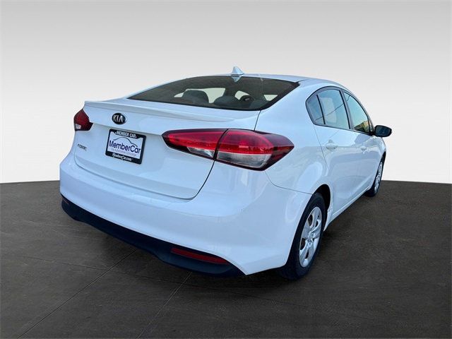 2017 Kia Forte LX Base photo 5