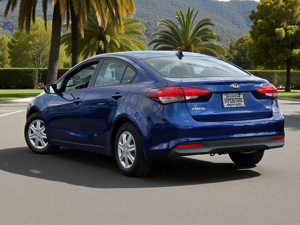 2017 Kia Forte LX Automatic - 22965967 - 1