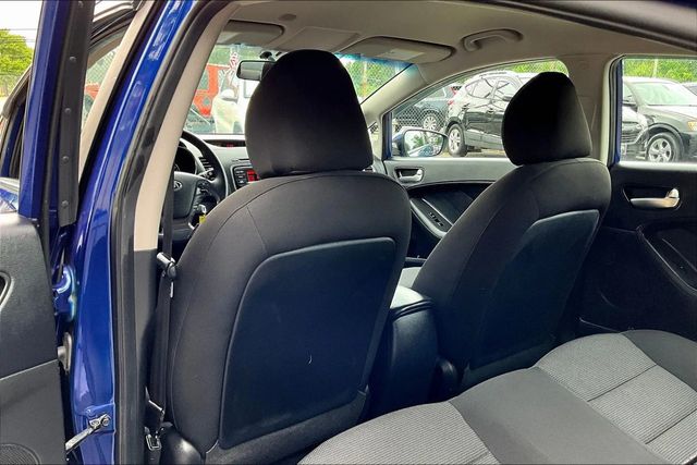 2017 Kia Forte LX Automatic - 22957986 - 17