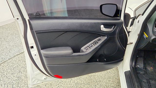 2017 Kia Forte LX Manual - 23075457 - 9
