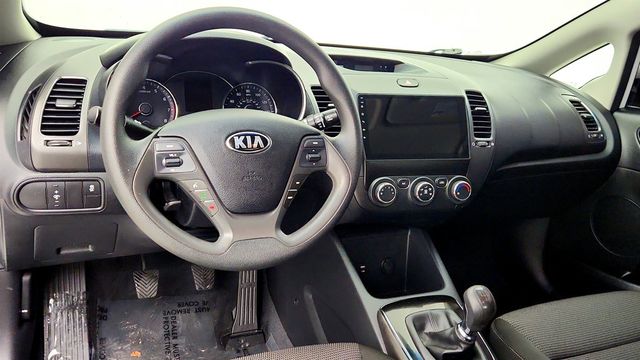 2017 Kia Forte LX Manual - 23075457 - 11