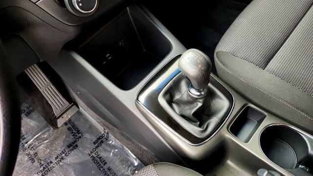 2017 Kia Forte LX Manual - 23075457 - 15