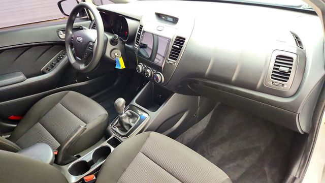 2017 Kia Forte LX Manual - 23075457 - 21
