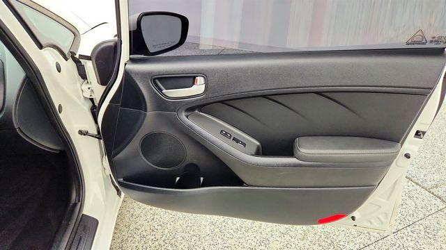 2017 Kia Forte LX Manual - 23075457 - 22