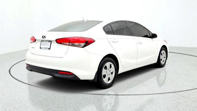 2017 Kia Forte LX Manual - 23075457 - 4