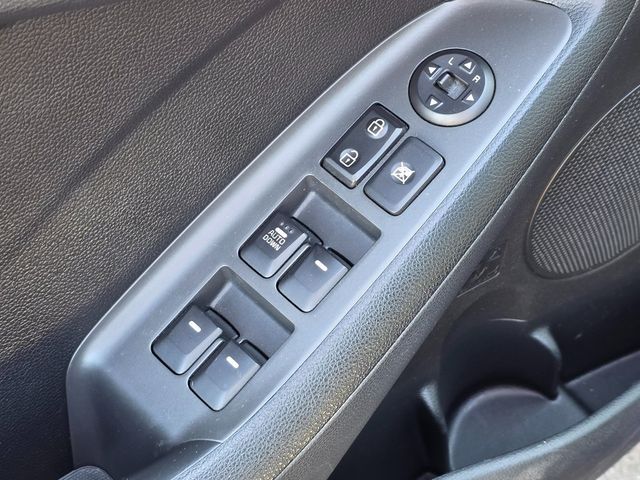 2017 Kia Forte S Automatic - 22941345 - 19