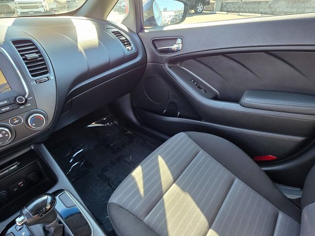 2017 Kia Forte S Automatic - 22941345 - 32