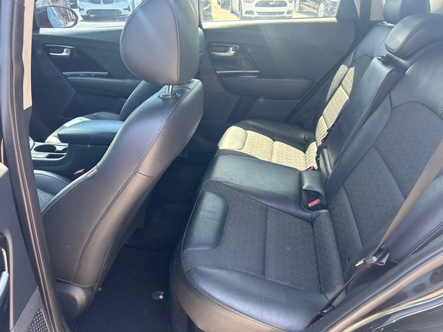 2017 Kia Niro EX FWD - 23035011 - 6