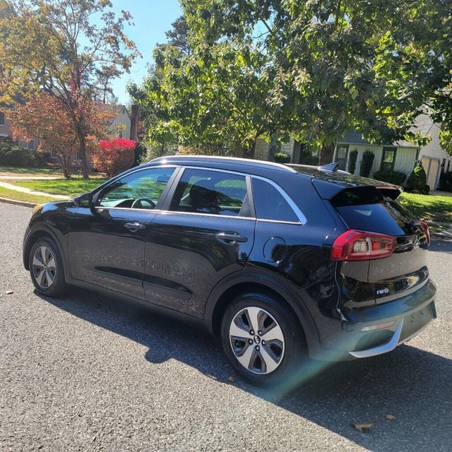 2017 Kia Niro LX FWD - 22637085 - 2