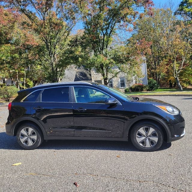 2017 Kia Niro LX FWD - 22637085 - 5