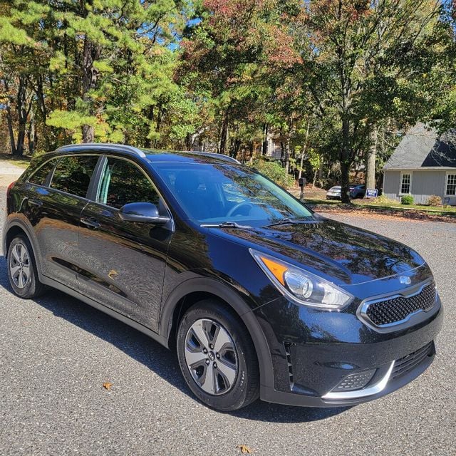 2017 Kia Niro LX FWD - 22637085 - 6