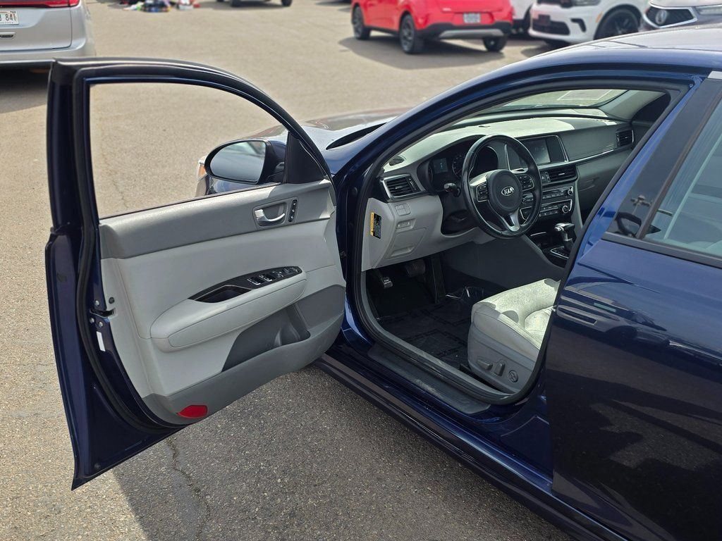 2017 Kia Optima EX Automatic - 22983372 - 40