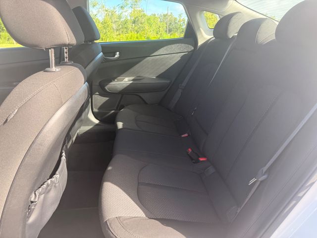 2017 Kia Optima LX Automatic - 23068855 - 10