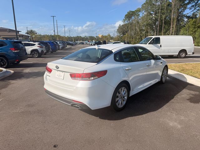 2017 Kia Optima LX Automatic - 23068855 - 16
