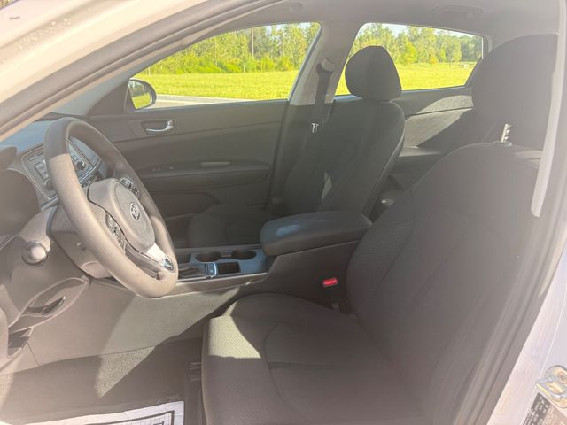 2017 Kia Optima LX Automatic - 23068855 - 8