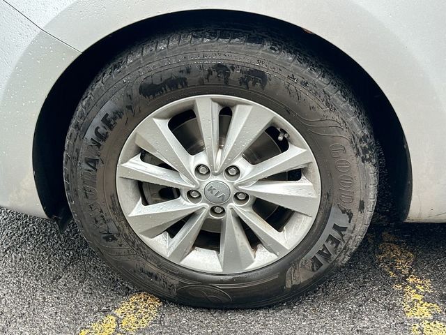 2017 Kia Sedona LX FWD - 23011622 - 11