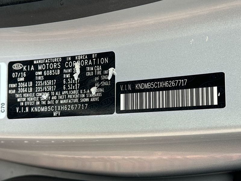 2017 Kia Sedona LX FWD - 23011622 - 21