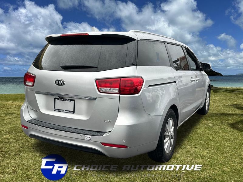 2017 Kia Sedona LX FWD - 23011622 - 7