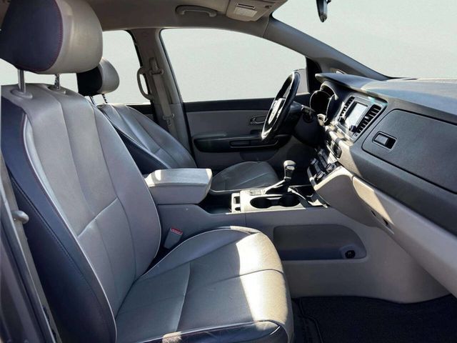 2017 Kia Sedona LX FWD - 22971674 - 20