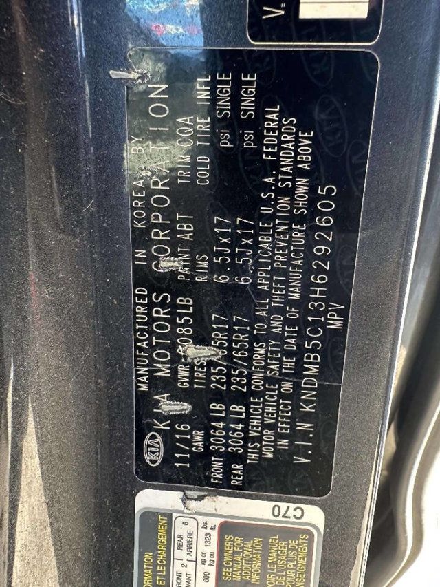 2017 Kia Sedona LX FWD - 22971674 - 40