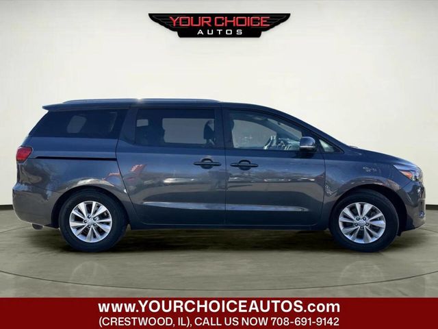 2017 Kia Sedona LX FWD - 22971674 - 5