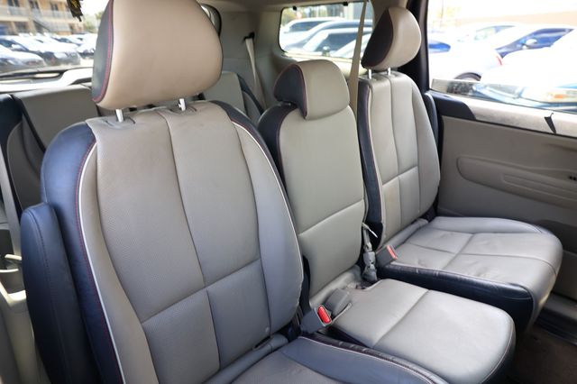 2017 Kia Sedona LX FWD - 22916281 - 13