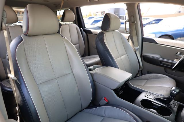 2017 Kia Sedona LX FWD - 22916281 - 15