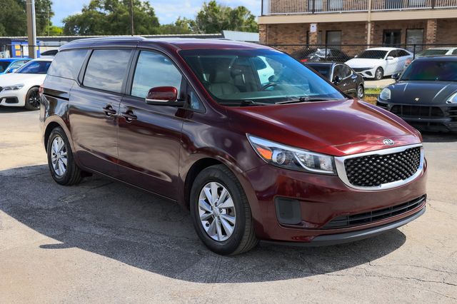 2017 Kia Sedona LX FWD - 22916281 - 16