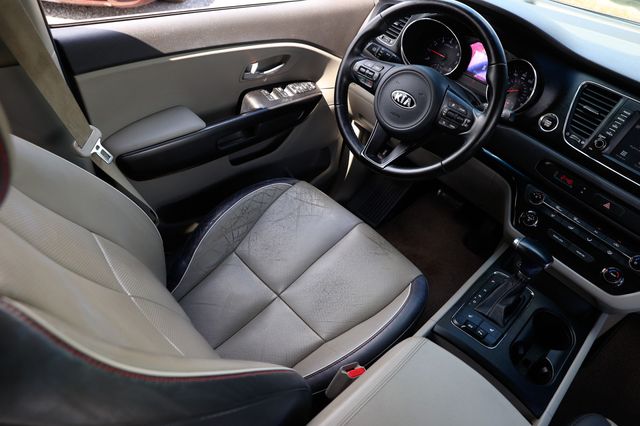 2017 Kia Sedona LX FWD - 22916281 - 20