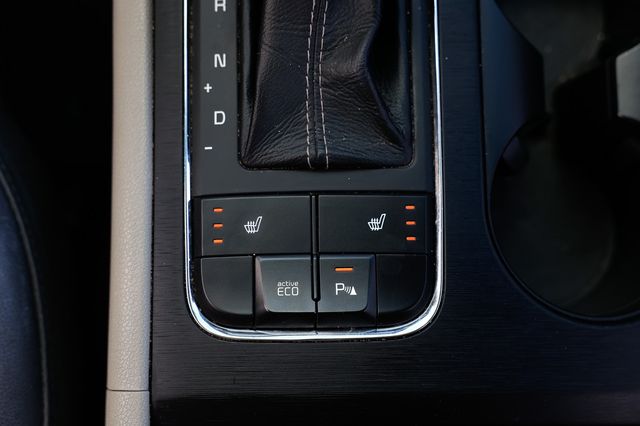 2017 Kia Sedona LX FWD - 22916281 - 38