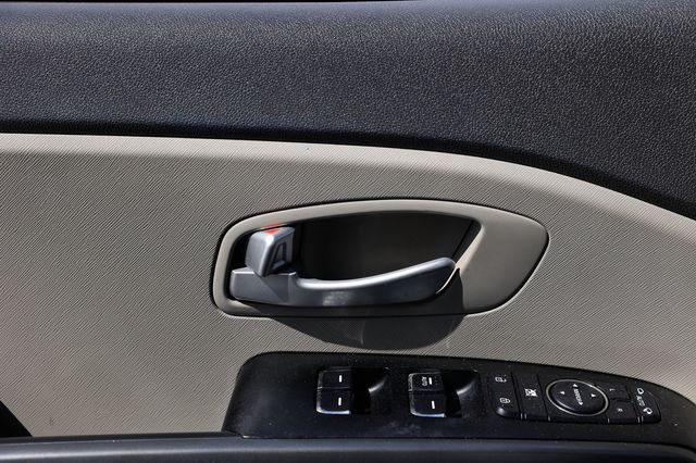 2017 Kia Sedona LX FWD - 22916281 - 43