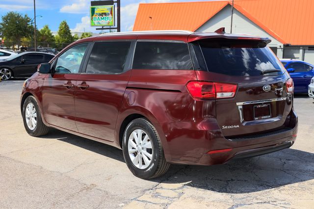 2017 Kia Sedona LX FWD - 22916281 - 6