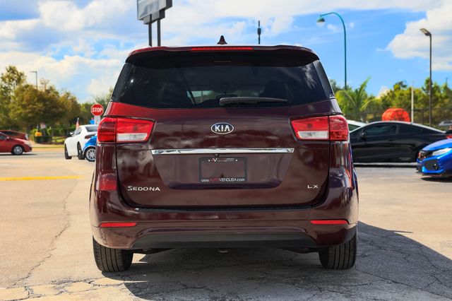 2017 Kia Sedona LX FWD - 22916281 - 8
