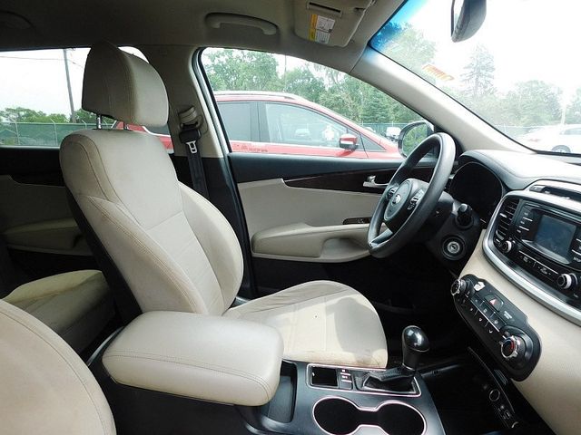 2017 Kia Sorento 4d SUV AWD LX - 22846709 - 16