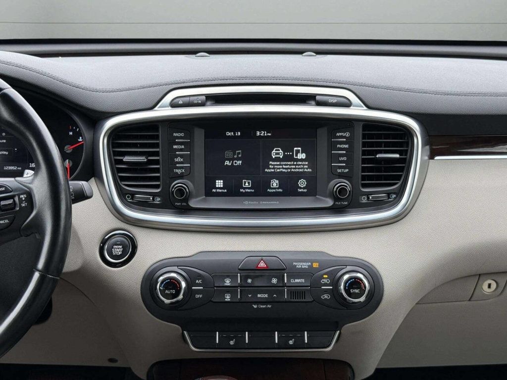 2017 Kia Sorento EX FWD - 22931355 - 18