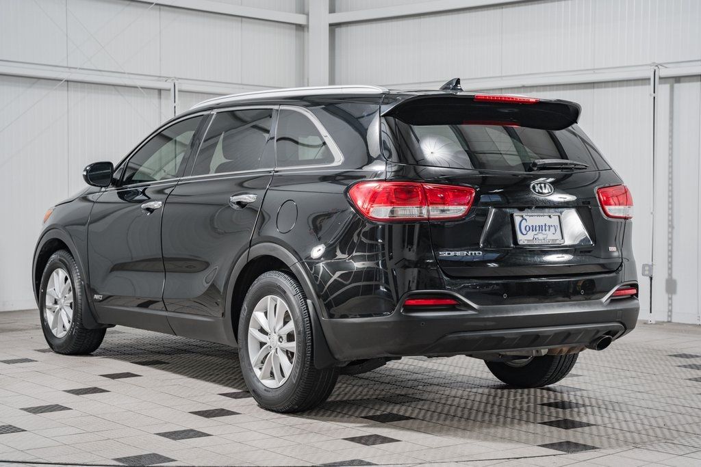 2017 Kia Sorento LX AWD - 22570518 - 5