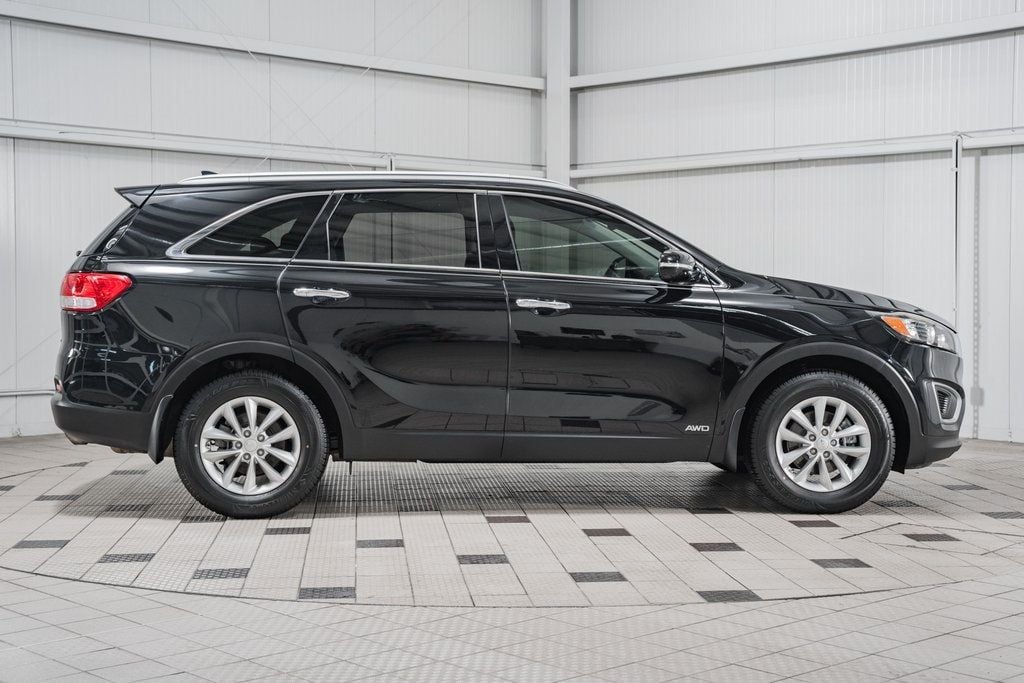 2017 Kia Sorento LX AWD - 22570518 - 8